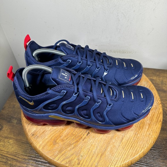 nike vapormax plus navy red gold